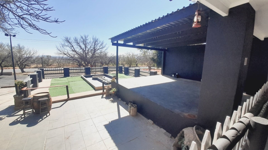 5 Bedroom Property for Sale in Hartbeespoort Rural North West